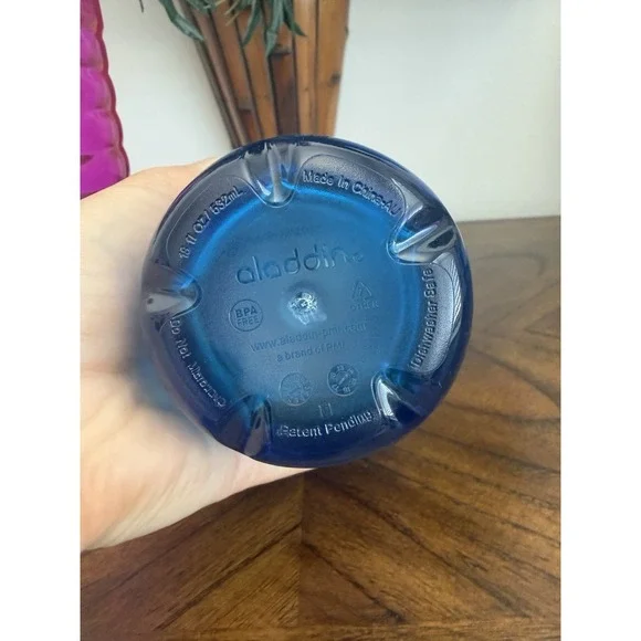 Aladdin 2 Way Lid Water Vessel Drink Bottle 18 oz Add Ice Easy Clean Blue & Pink - Picture 4 of 4